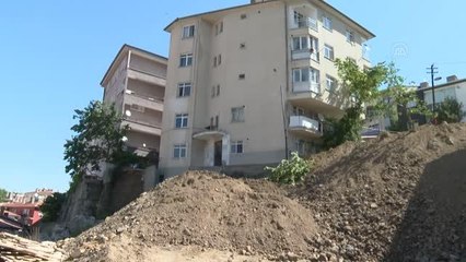 İnşaat çalışmasında zarar gören istinat duvarı güçlendiriliyor (2)