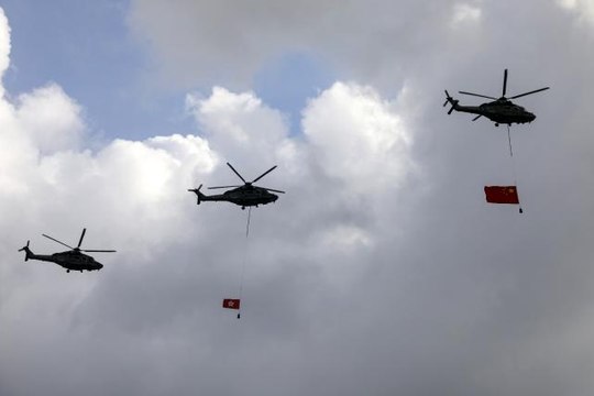 Çin Devlet Başkanı Xi: Hegemonyaya ve güç siyasetine karşıyız Bizi ezmeye çalışanlar, kendini 1.4 milyar Çinlinin et ve kemikleriyle oluşturduğu...