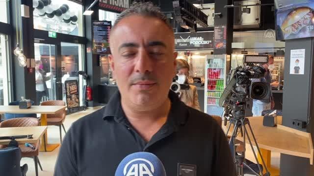 Ünlü futbolcu Lucas Podolski ile Türk ortağı Metin Dağ döner zinciri ile dünyaya açılıyor