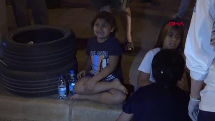 Otomobil park halindeki belediye otobüsüne çarptı 2'si çocuk 4 yaralı