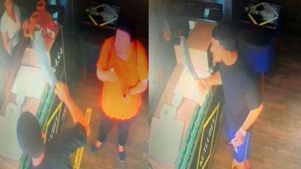 İstediği böreği alamayınca satırla saldırdı