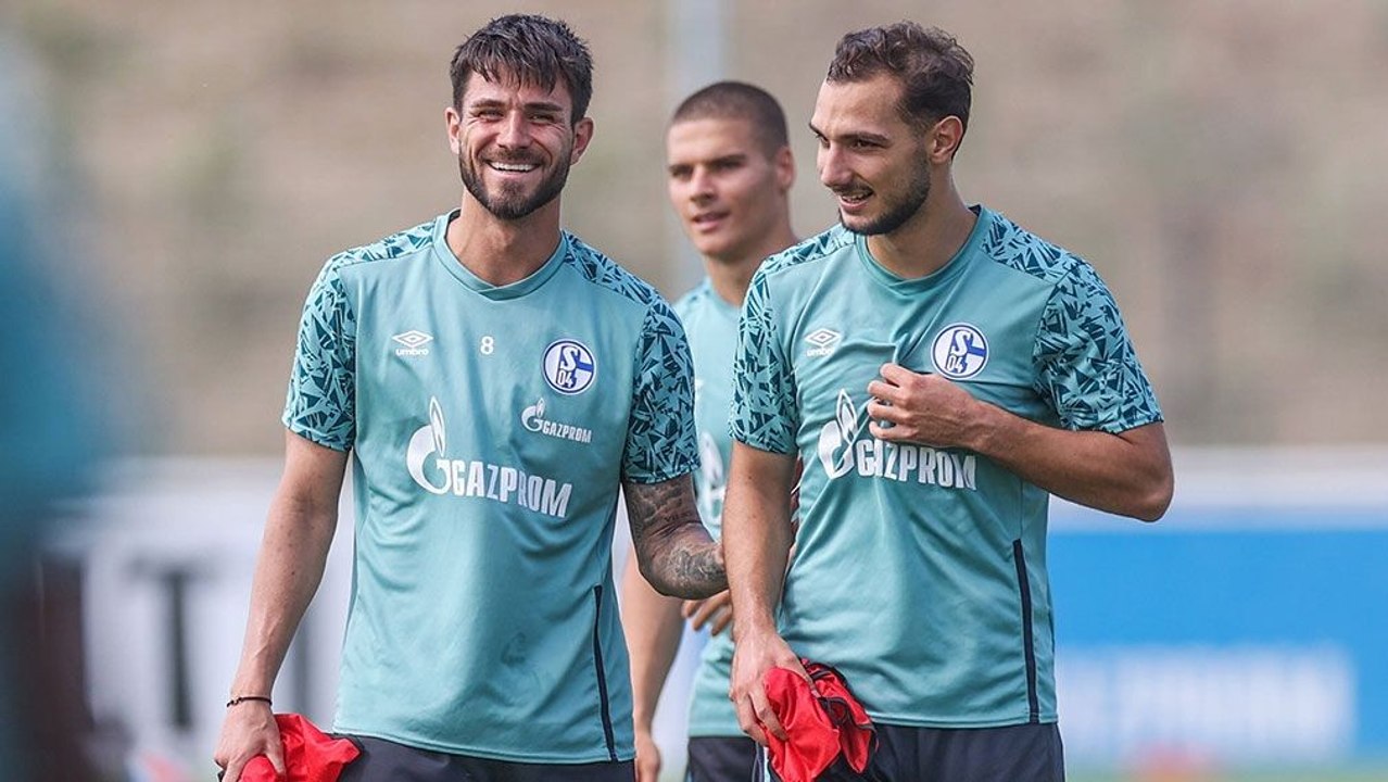 'Gefühlte 53 Grad und Fans': Euphorischer Start auf Schalke