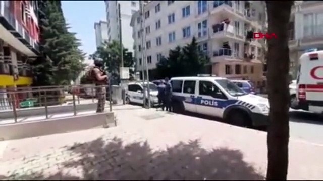 Genç kadın ayrılmak isteyen bekçi sevgilisini rehin aldı