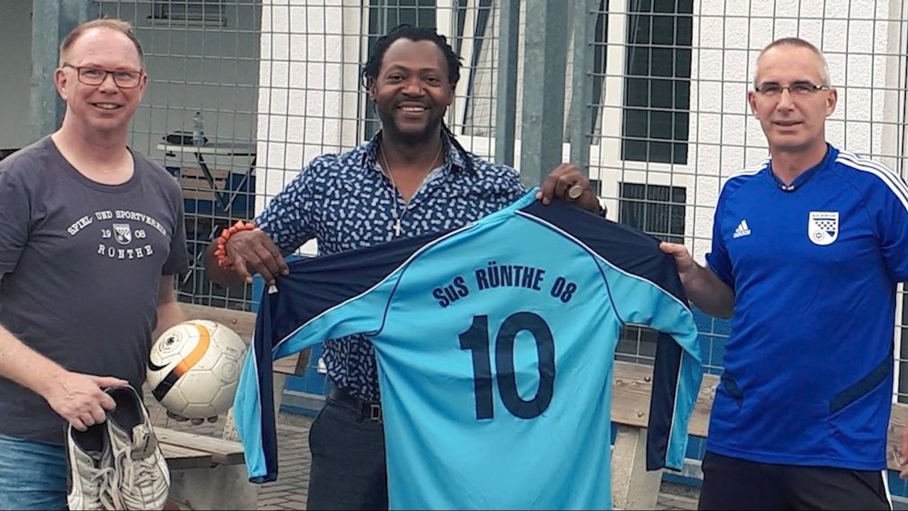 Grandiose Geste: SuS Rünthe spendet Trikots für arme Kinder in Afrika