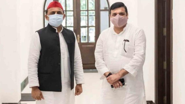 UP Polls: What Sanjay Singh, Akhilesh Yadav meeting means?