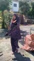 Filistinli kadın, arazisini zorla işgal etmek isteyen işgalcileri kovdu