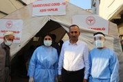 Şemdinli'de kurulan aşı çadırında günde 200 kişi aşılanıyor