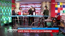 Humor: Ca-camilo aprovechó las bajas temperaturas y vendió café en pleno set