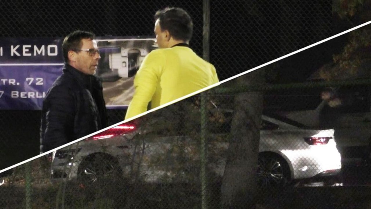 Spielunterbrechung durch Falschparker: Amateur-Kicker mit Humor