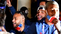 PSG feiert Finaleinzug, die Fans ohne Abstand und Masken