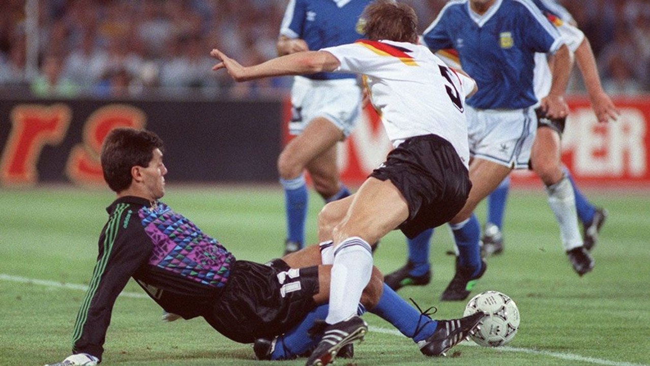 Thon: 'Fehlentscheidung gegen den stürmenden Libero Augenthaler'