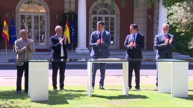 Gobierno y agentes sociales firman el acuerdo de pensiones