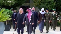 العشائر الأردنية تطالب بعقد اجتماعي جديد مع القصر تفاديا لانفجار تسببه الأزمة الاقتصادية الخانقة
