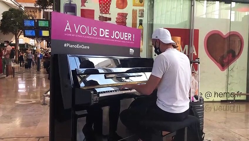 Gare Saint Charles : retour du piano en libre service - Vidéo Dailymotion