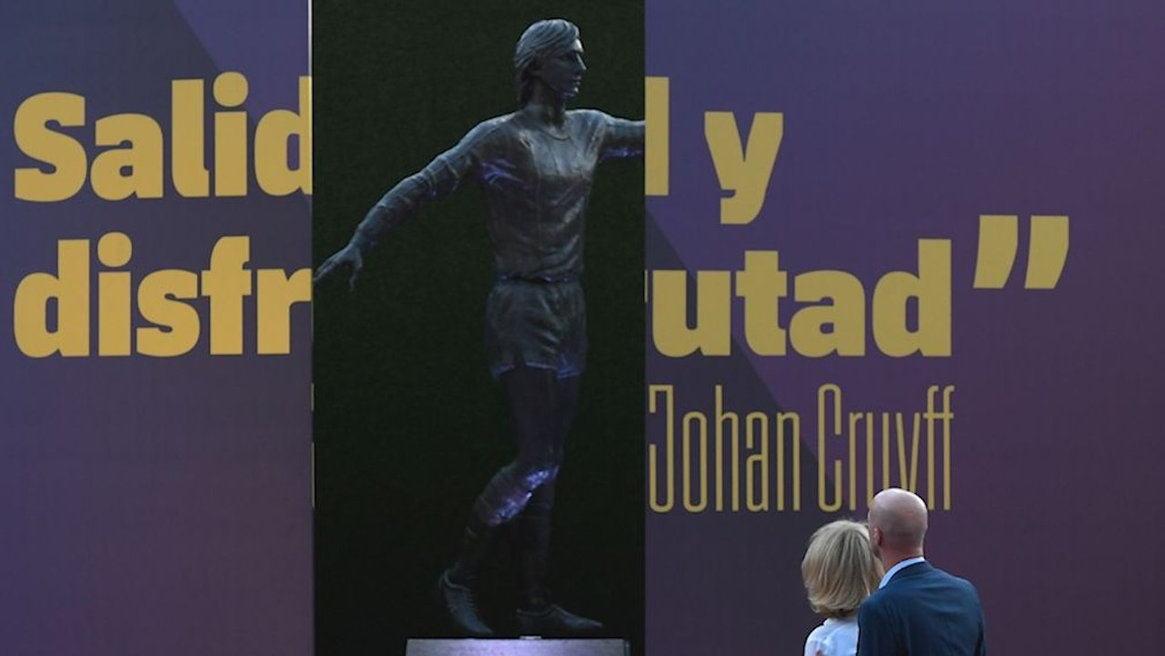 'Geh raus und genieß'' - FC Barcelona ehrt Johan Cruyff