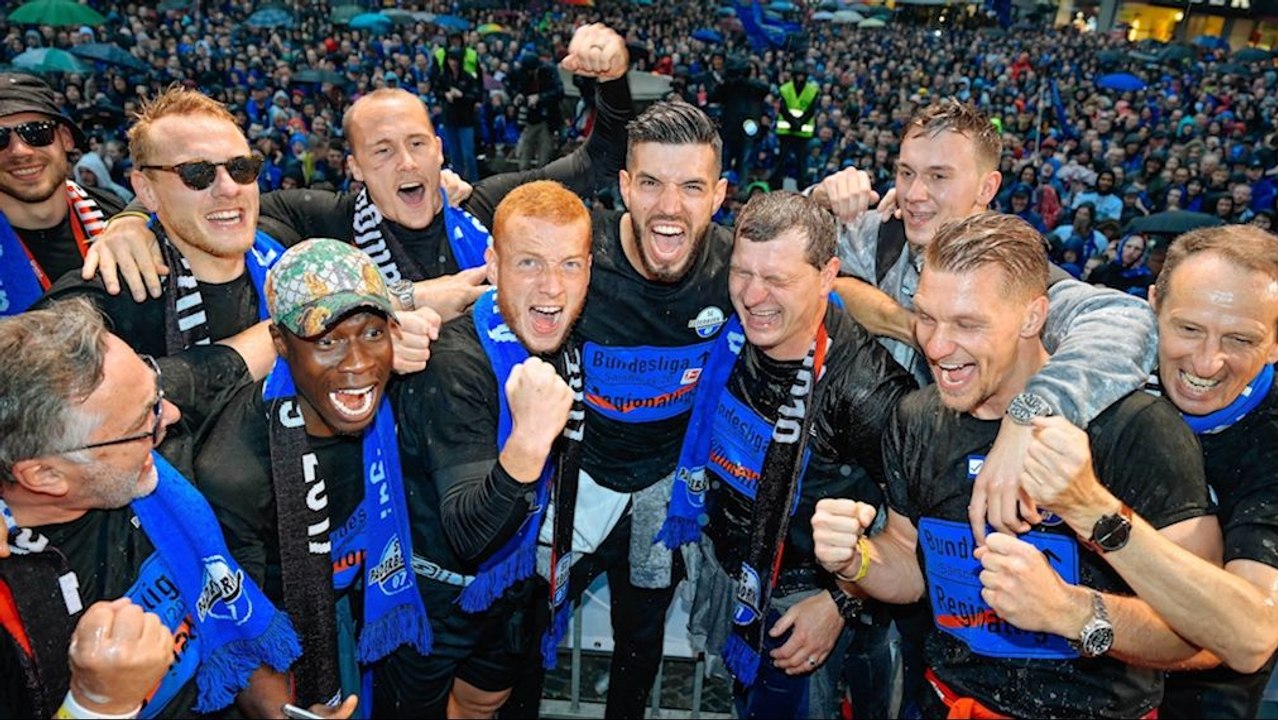 'Beste Liga der Welt“ - Paderborn feiert Durchmarsch in die Bundesliga