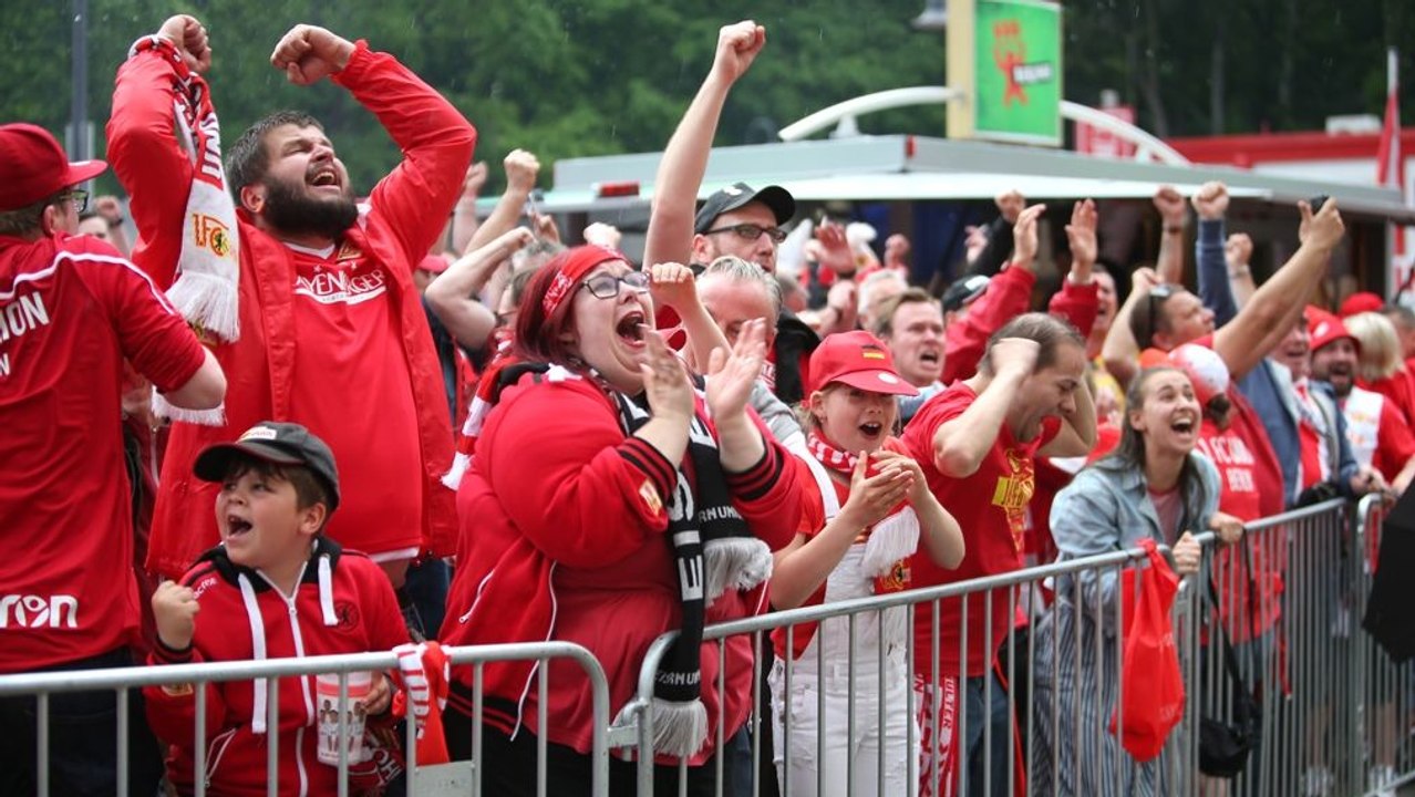 'Wir rocken das Ding' - Union-Fans vor Relegation optimistisch