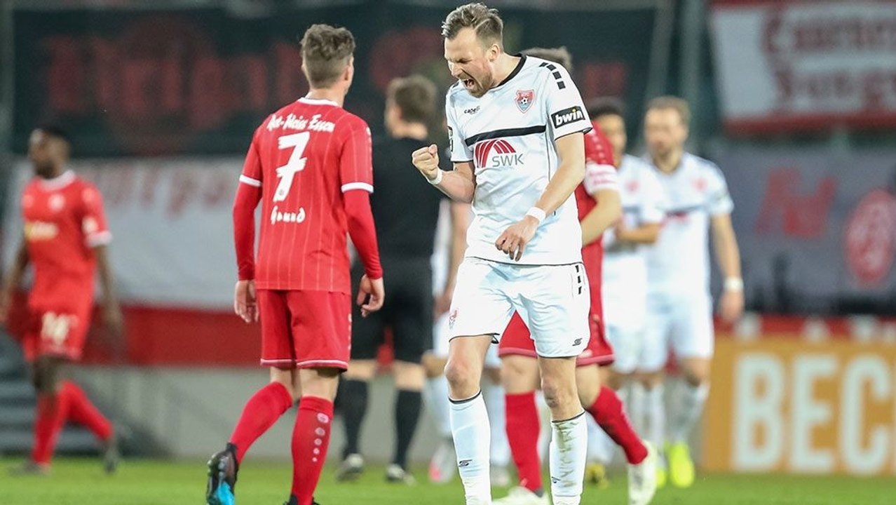 Vor 10.000 Zuschauern: Uerdingen zieht gegen Essen ins Finale ein