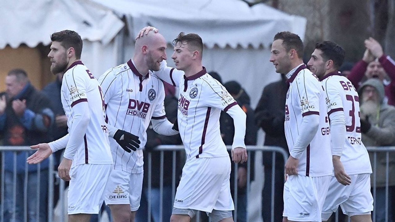 Blau-Weiss 90 mit Alu-Pech - Atici schießt Dynamo ins Viertelfinale