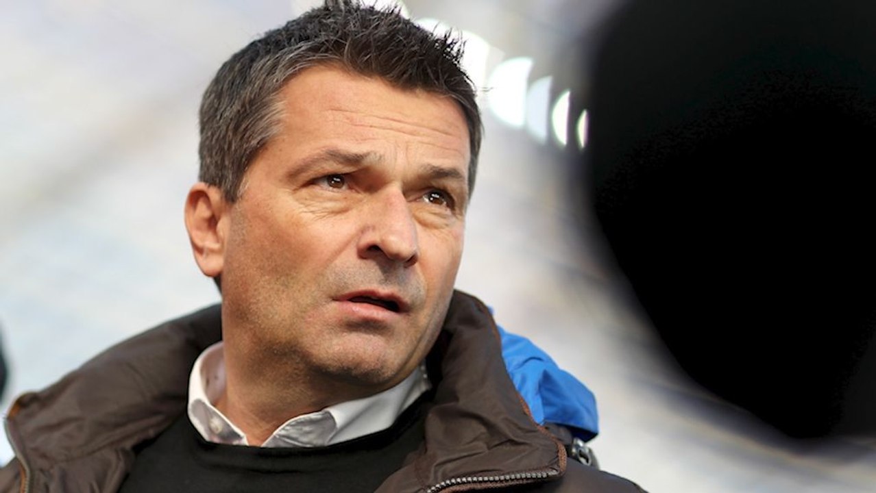 Schalke hinterfragt sich  - Jobgarantie für Tedesco