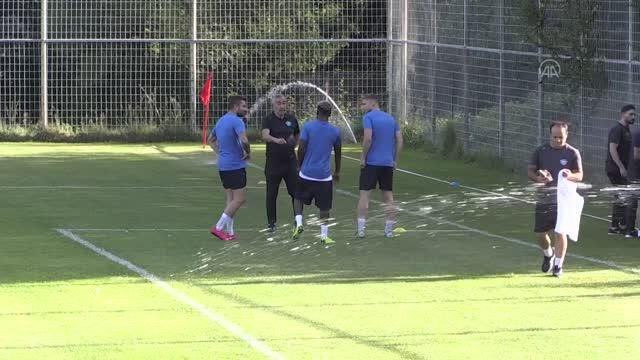 Son dakika haberleri: Samet Aybaba, Belhanda transferini değerlendirdi Açıklaması