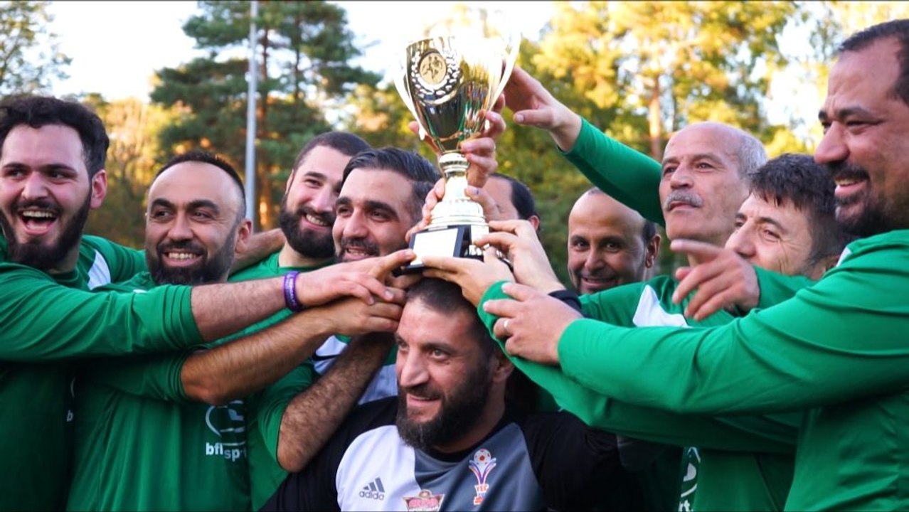 Für Toleranz und Frieden: Berlins Fußballer kicken gegen Rassismus