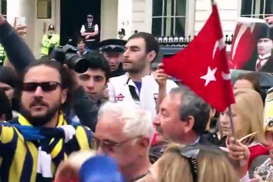 Levent Kırca Gezi eylemlerinde insanları böyle provoke etmişti