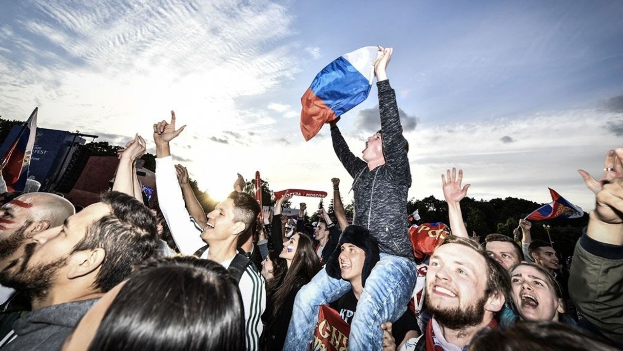 Nach dem russischen Auftaktsieg - Zarte Euphorie in Moskau