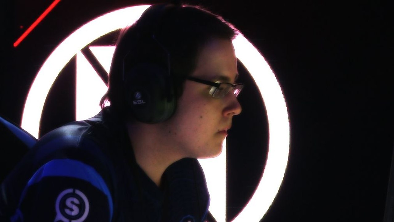 FIFA-eSportler im Profil: Phillipp 'Eisvogel' Schermer