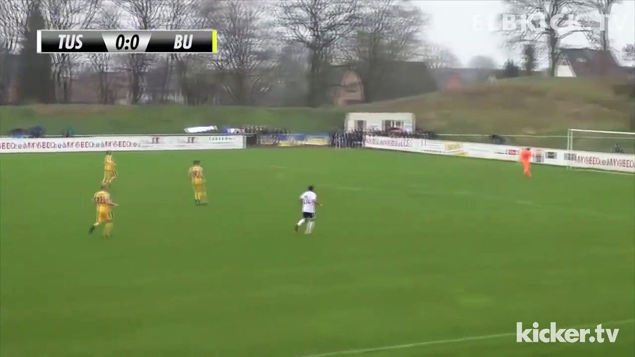 Aus 40 Metern! Traumtor in der Oberliga