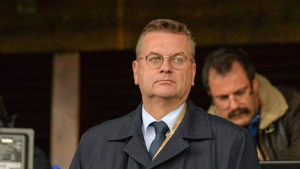 Grindel: 'Müssen den Schiedsrichtern Vertrauen schenken'