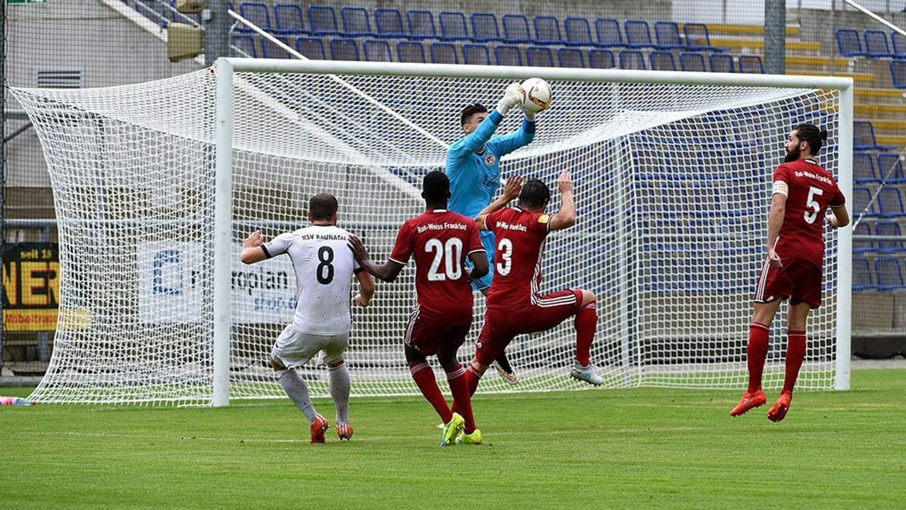 Dank Torwart-Patzer - Baunatal kehrt kurios zurück