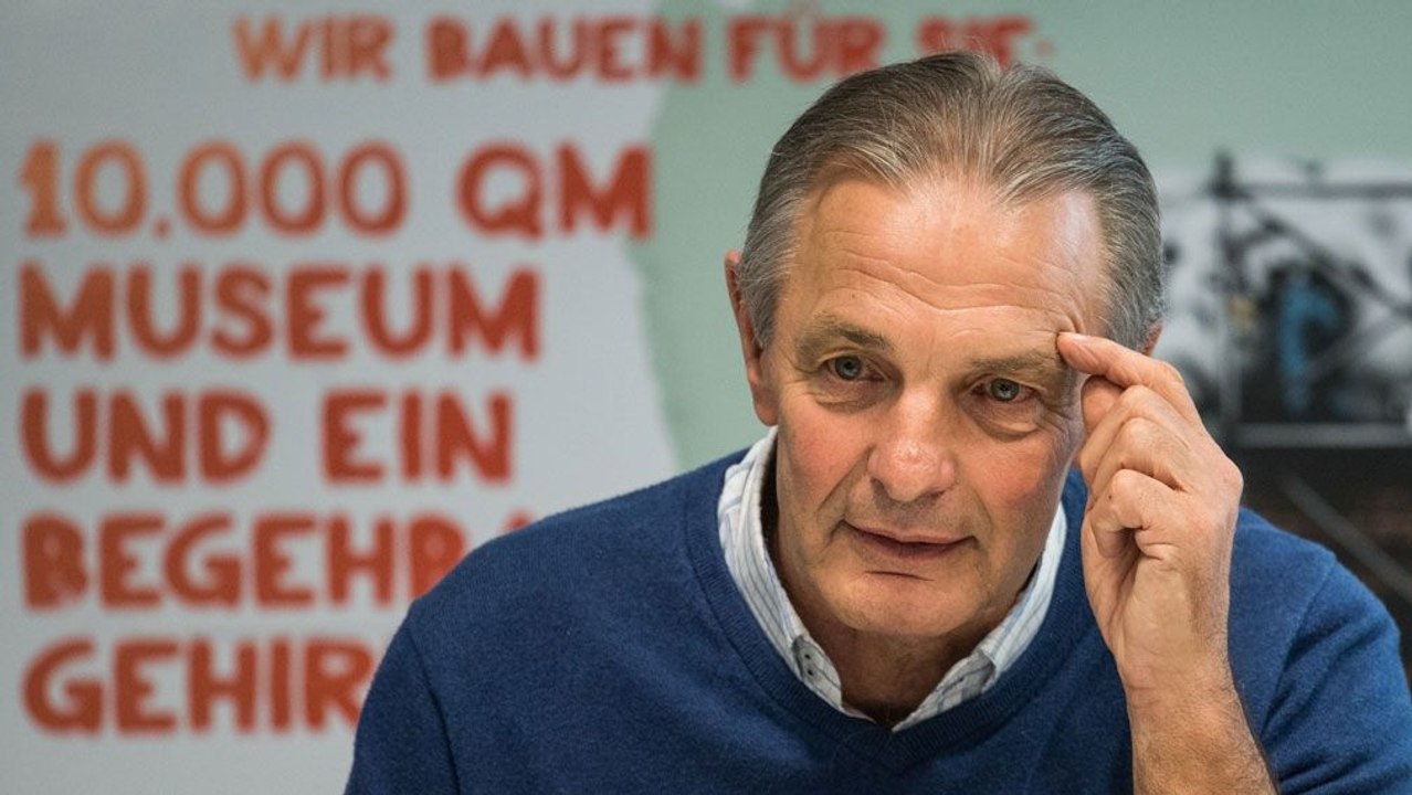 Körbel sticht Einstein aus - 'Die wollten mein Gehirn'