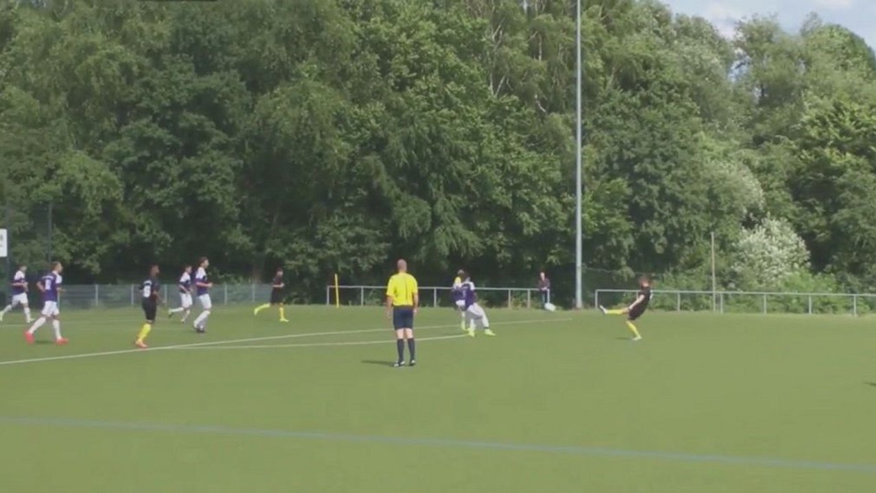 Saras trifft mit feiner Technik