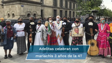 Mariachis y adelitas celebran tercer aniversario del triunfo de AMLO