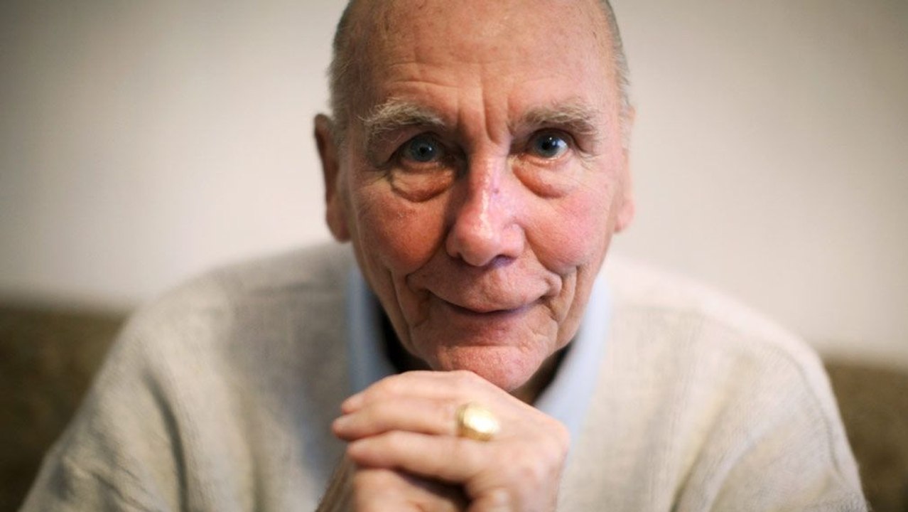 Klose, Rehhagel & Co. würdigen Horst Eckel