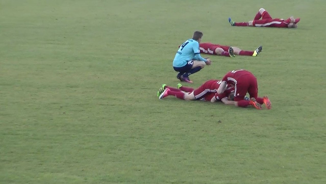 Drei Tore in elf Minuten - Rosenheims Klassenerhalt fast sicher