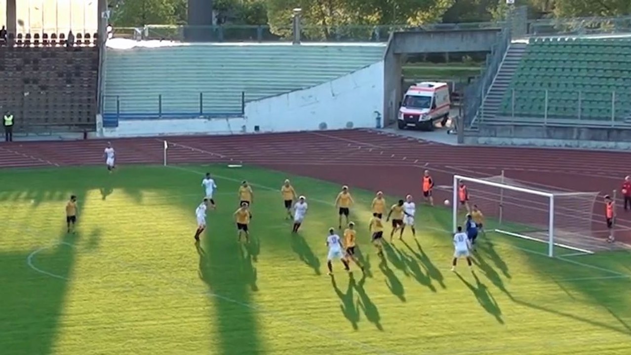 Augsburg II müht sich zu Pflichtsieg