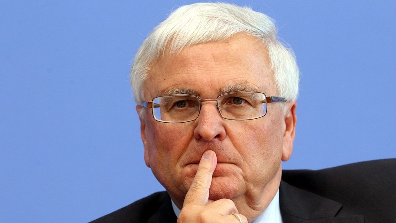 Netzer droht mit Klage - Zwanziger hält dagegen