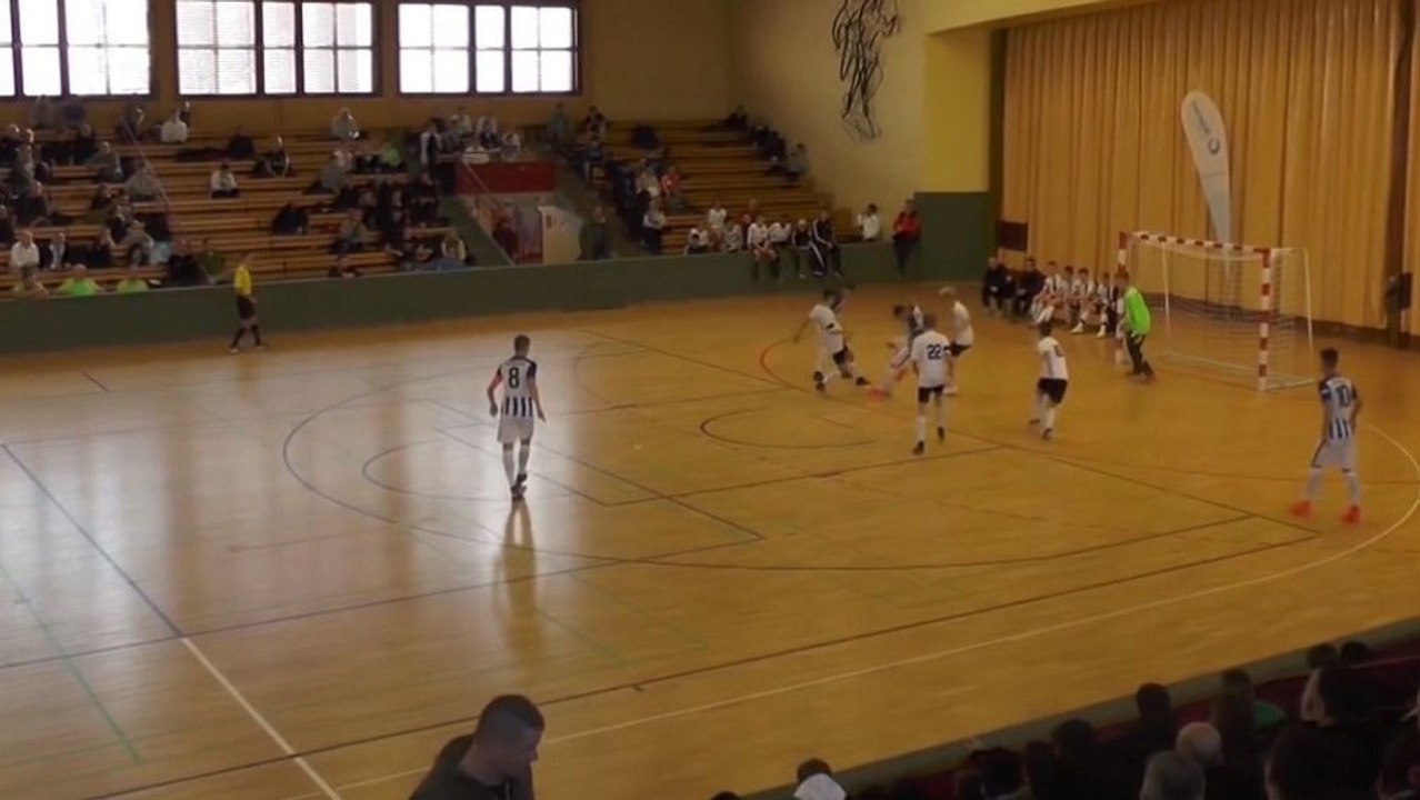 Traumtor: Tekin tanzt Gegner aus