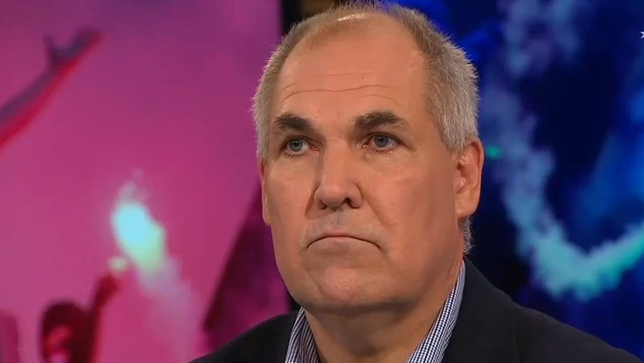 Vollmer: 'Da steht die Polizei voll vermummt'