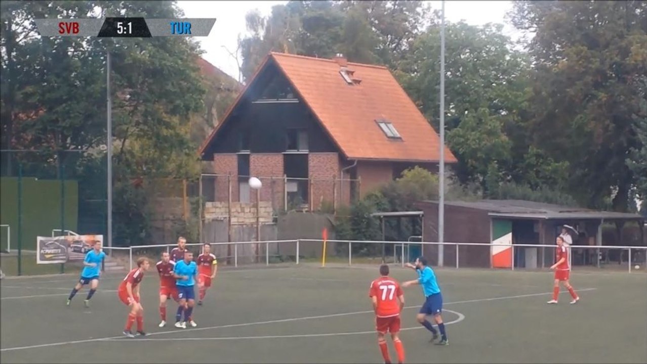 Latte, Volley, drin: Ein Treffer der Marke 'Tor des Jahres'