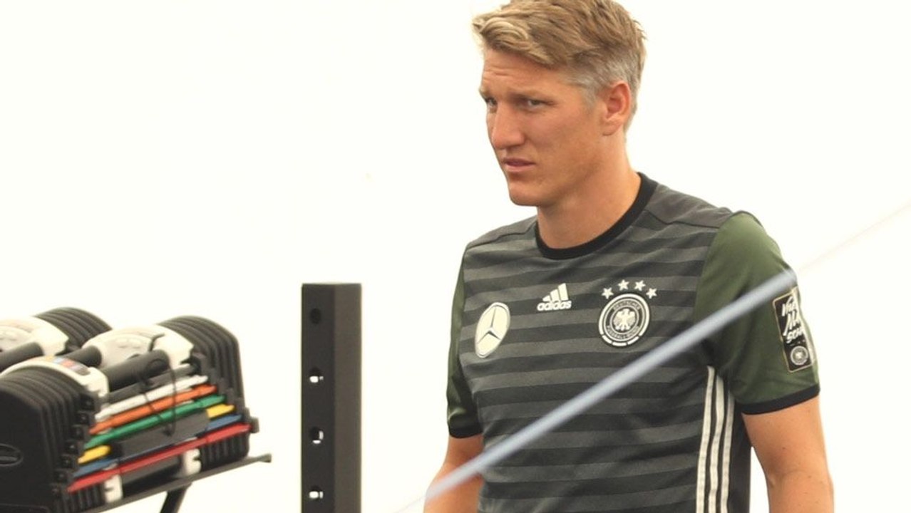 Wettlauf mit der Zeit - Bangen um Schweinsteiger