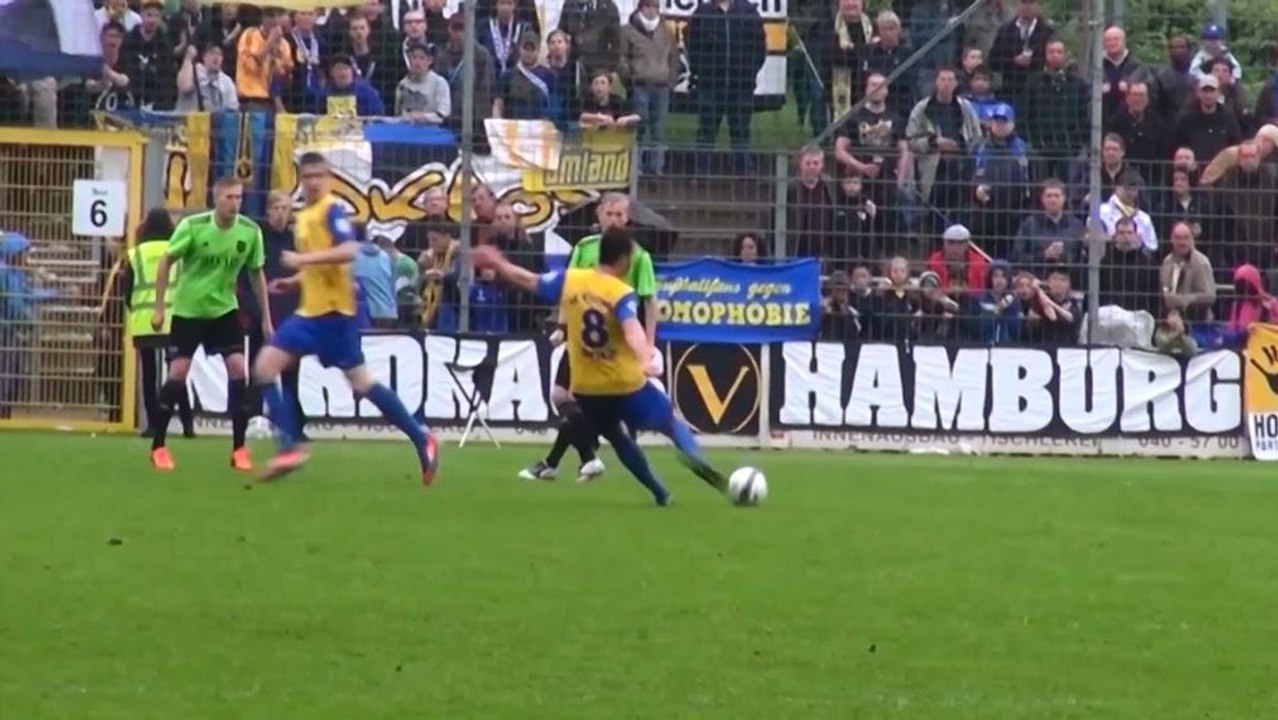 Keine Chance! Bundesliga-Trainer trifft und wird zum Pokalhelden