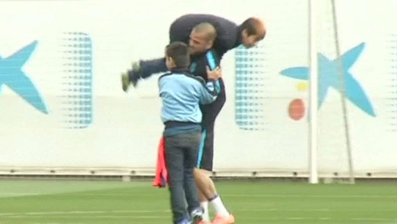 Kinder-Flitzer stürmen Barca-Training