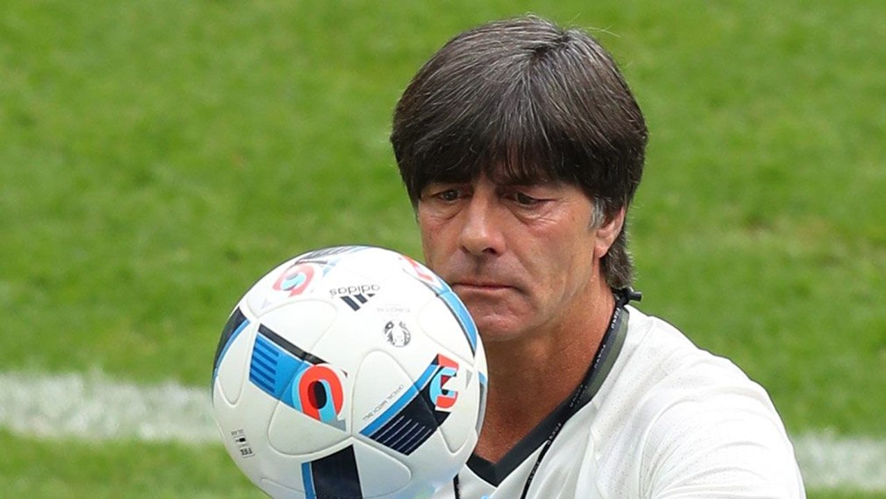 Löw will sich bessern und geht kein Risiko