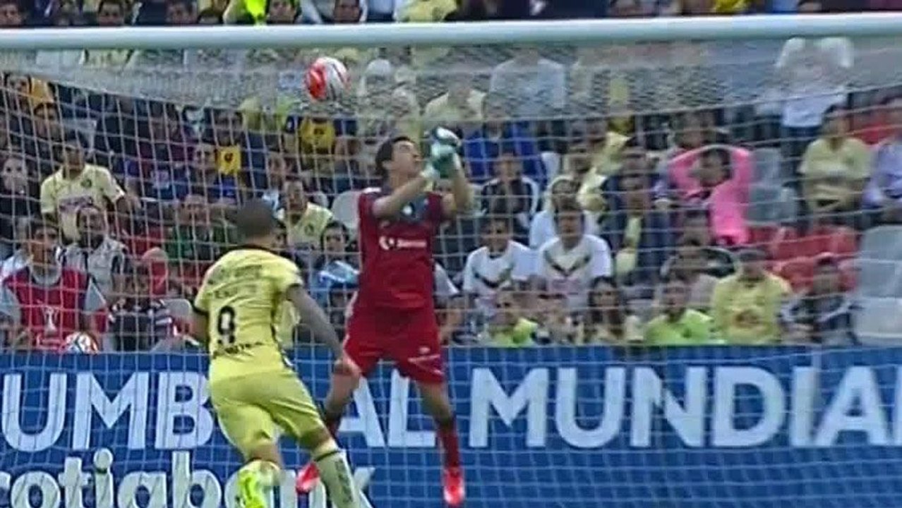 Finaltraum jäh geplatzt: Champions-League-Torwart greift daneben