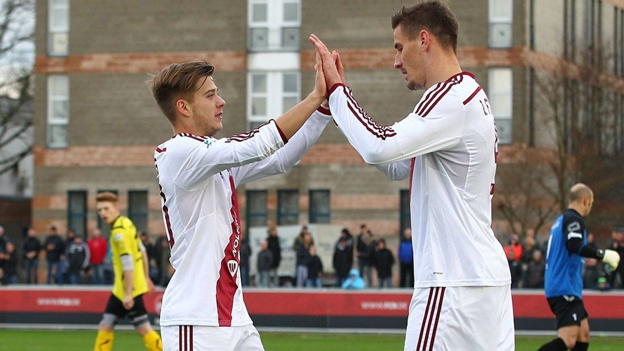 Doppelpack für Knezevic, Nürnberg souverän