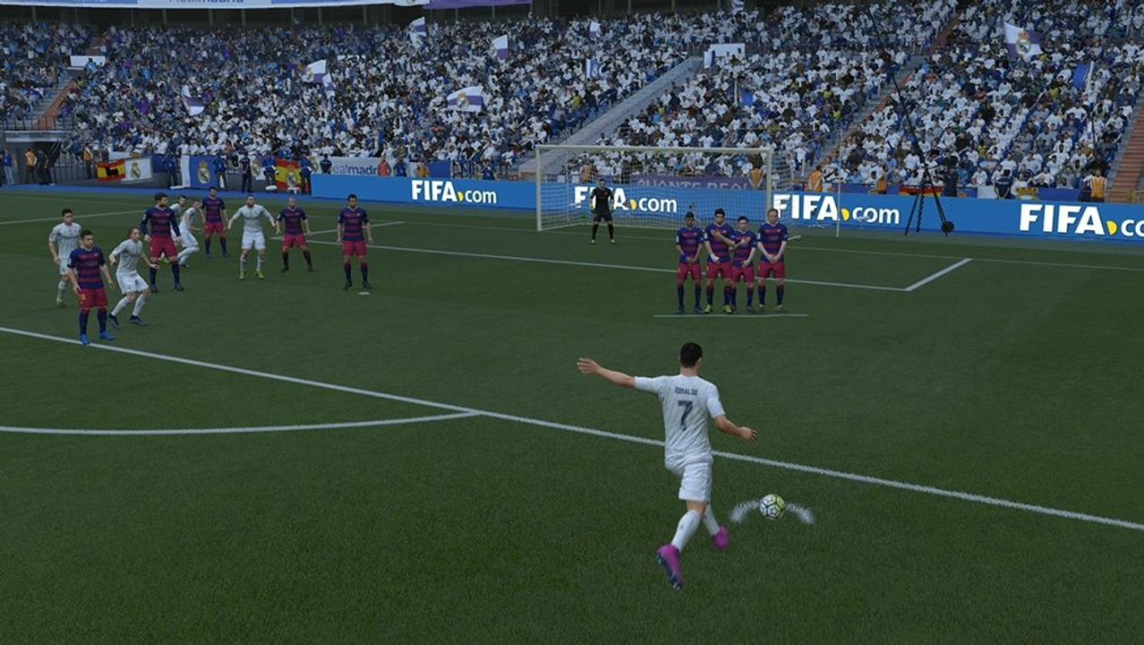 FIFA 16 - So landet der Dipping Freistoß im Netz