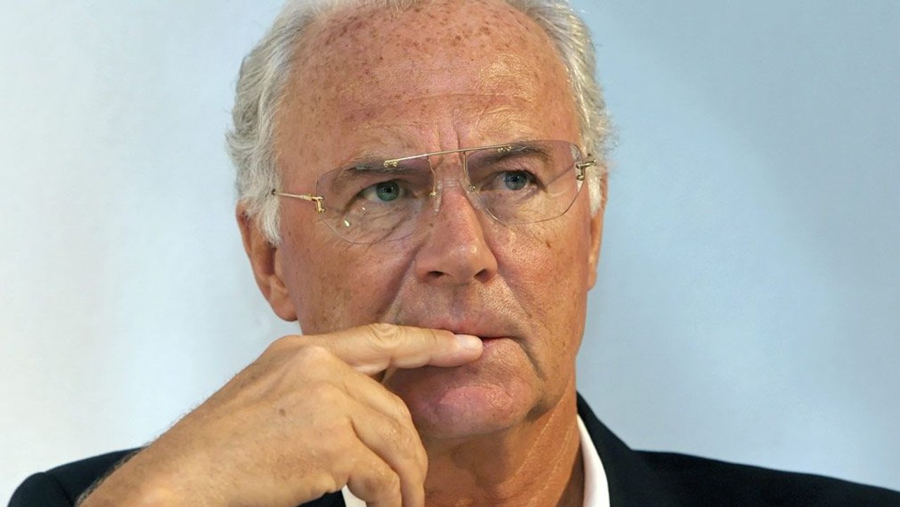 Blindes Vertrauen - Ex-Bundesinnenminister Schily steht zum Kaiser